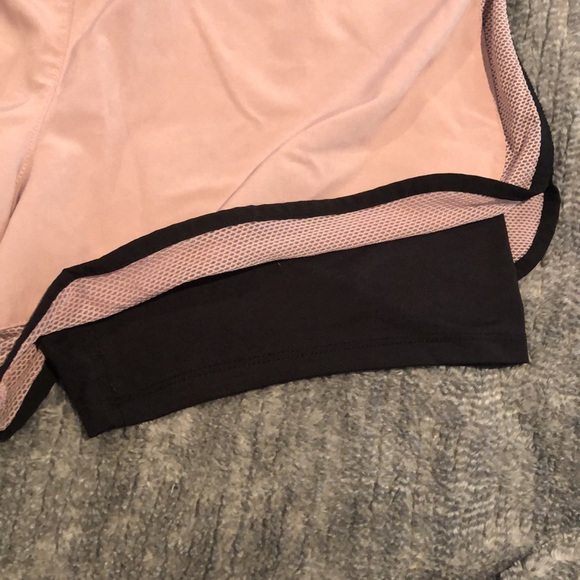 Reebok workout athletic shorts - Picture 3 of 8